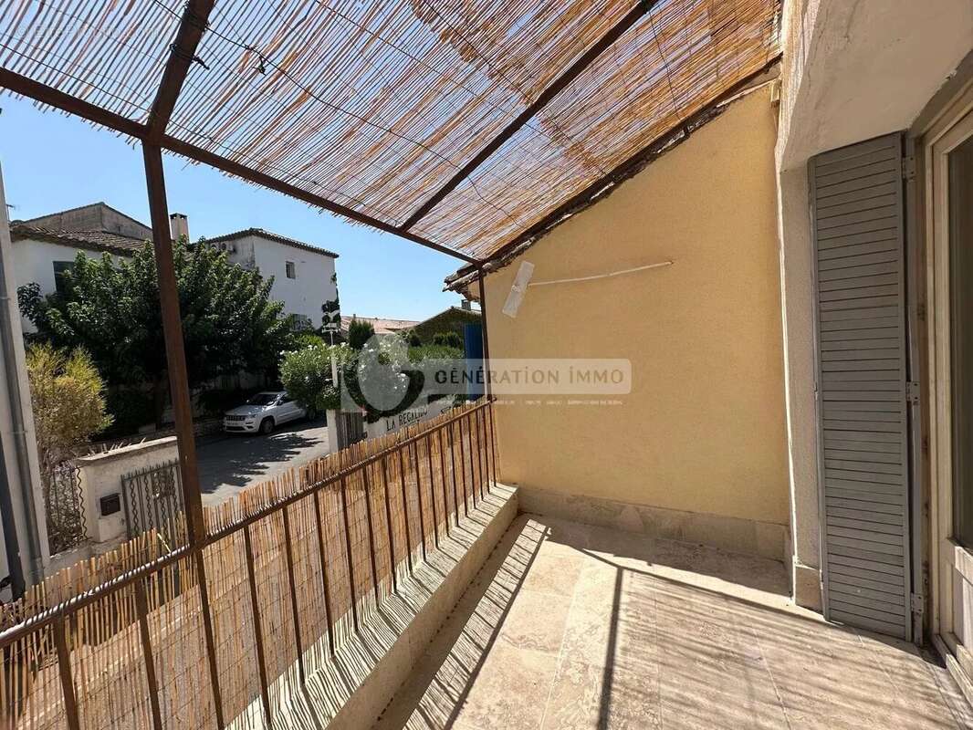 Maison à FONTVIEILLE