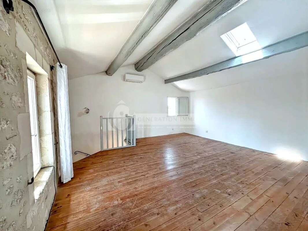 Maison à FONTVIEILLE