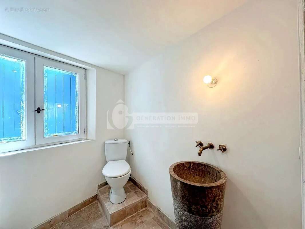 Maison à FONTVIEILLE