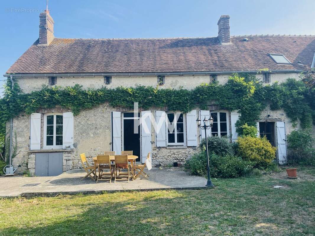 Maison à CHAINTREAUX