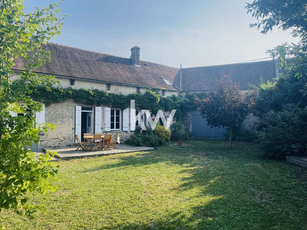 Maison à CHAINTREAUX