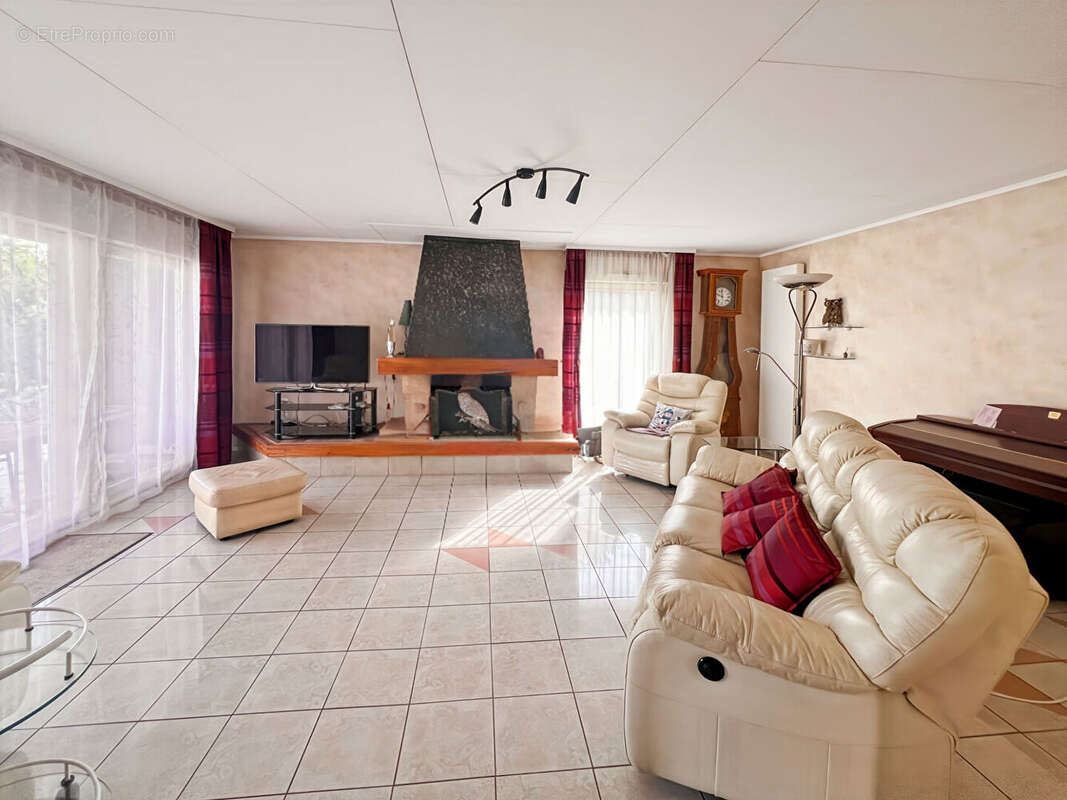 Maison à DAMMARIE-LES-LYS