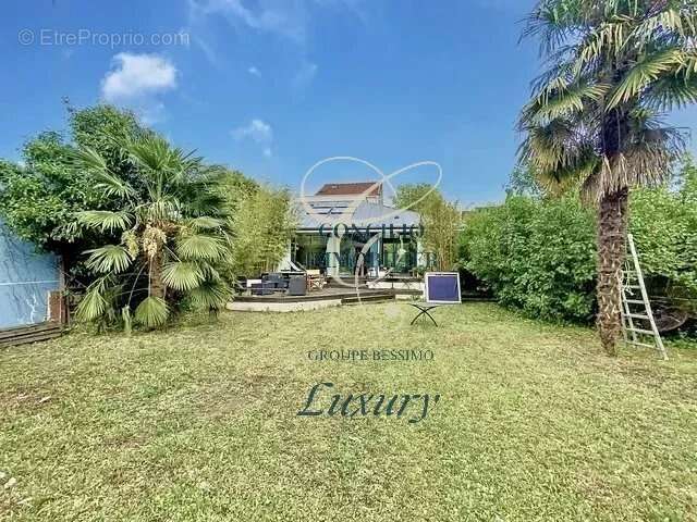 Appartement à LE PERREUX-SUR-MARNE