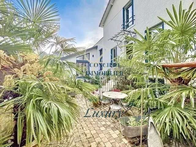 Appartement à LE PERREUX-SUR-MARNE