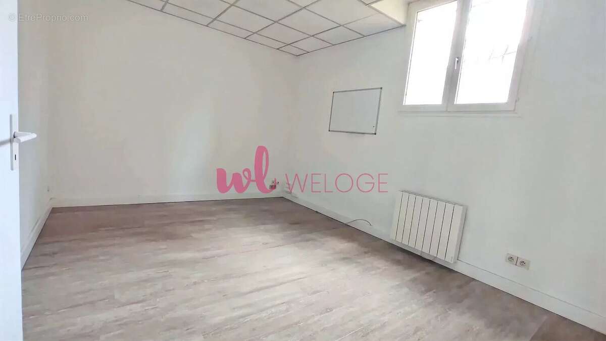 Commerce à NEUVILLE-SUR-SAONE