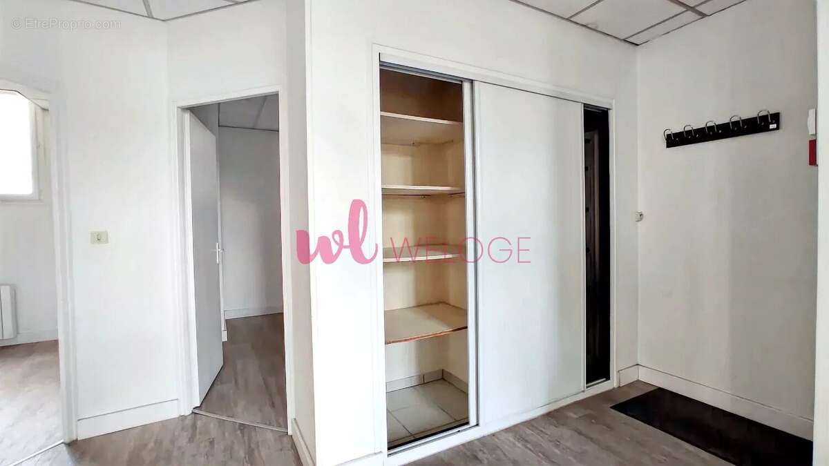 Commerce à NEUVILLE-SUR-SAONE