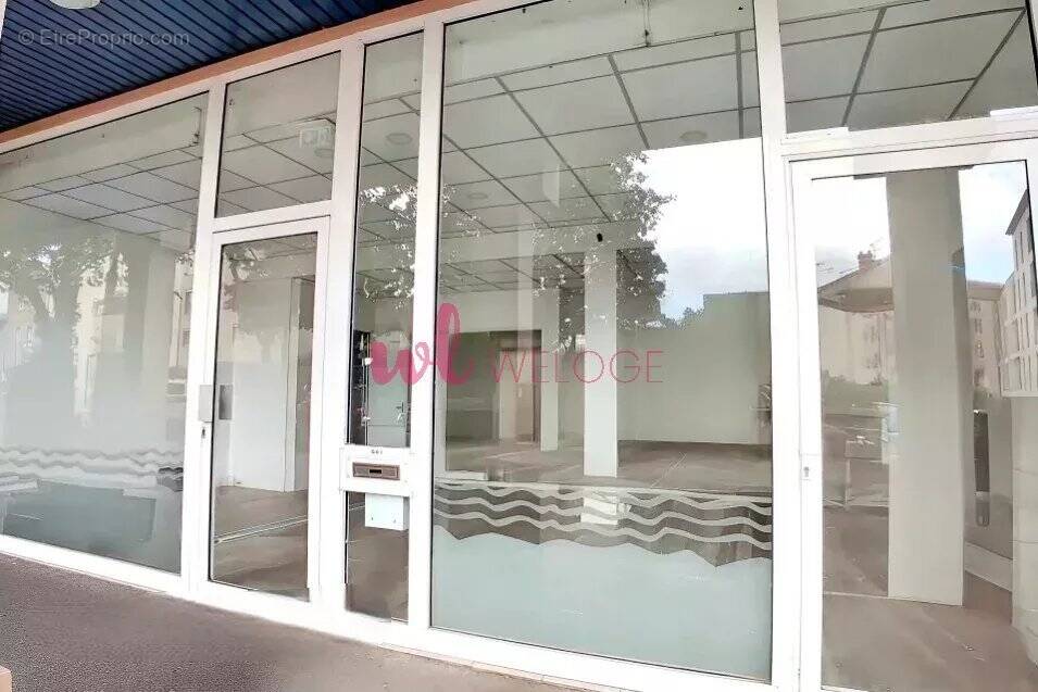 Commerce à NEUVILLE-SUR-SAONE