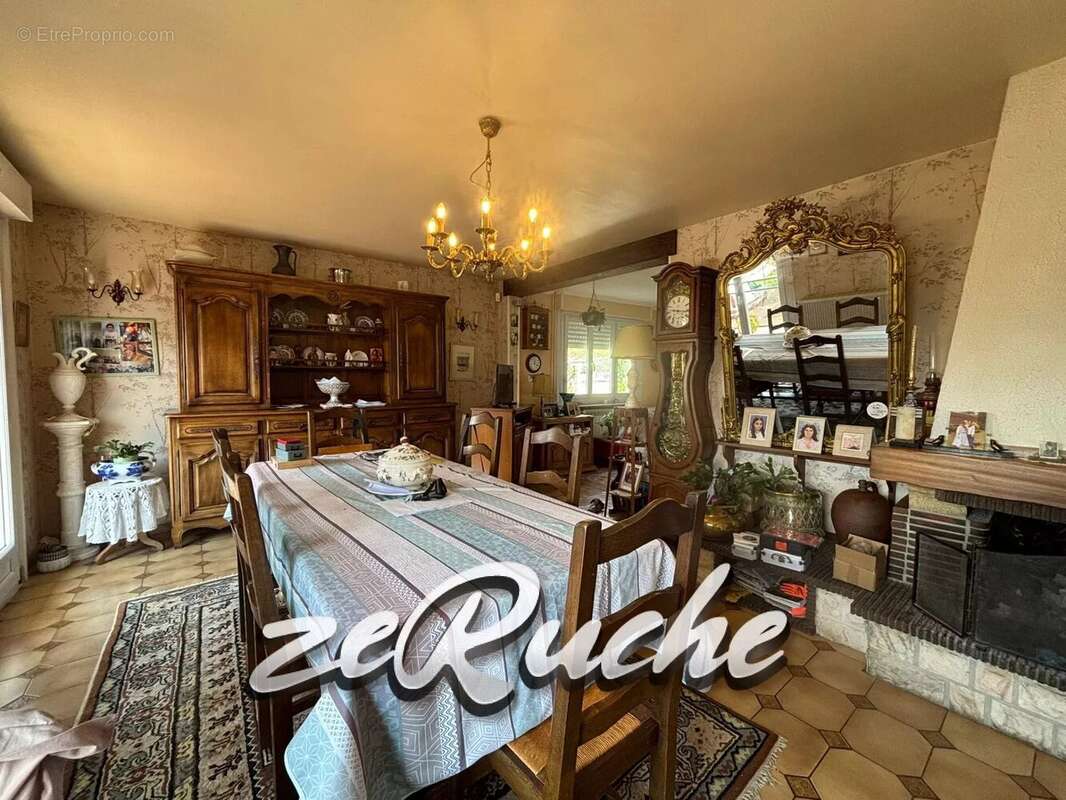 Maison à PORT-EN-BESSIN-HUPPAIN