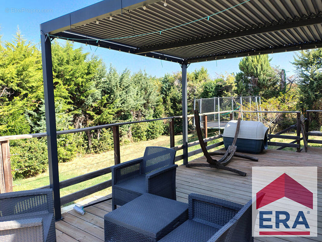 Maison à LA GARDE-ADHEMAR