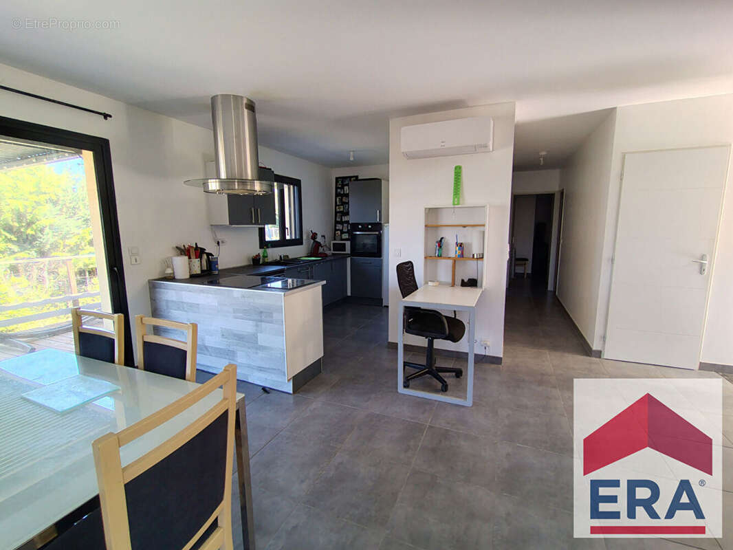 Maison à LA GARDE-ADHEMAR