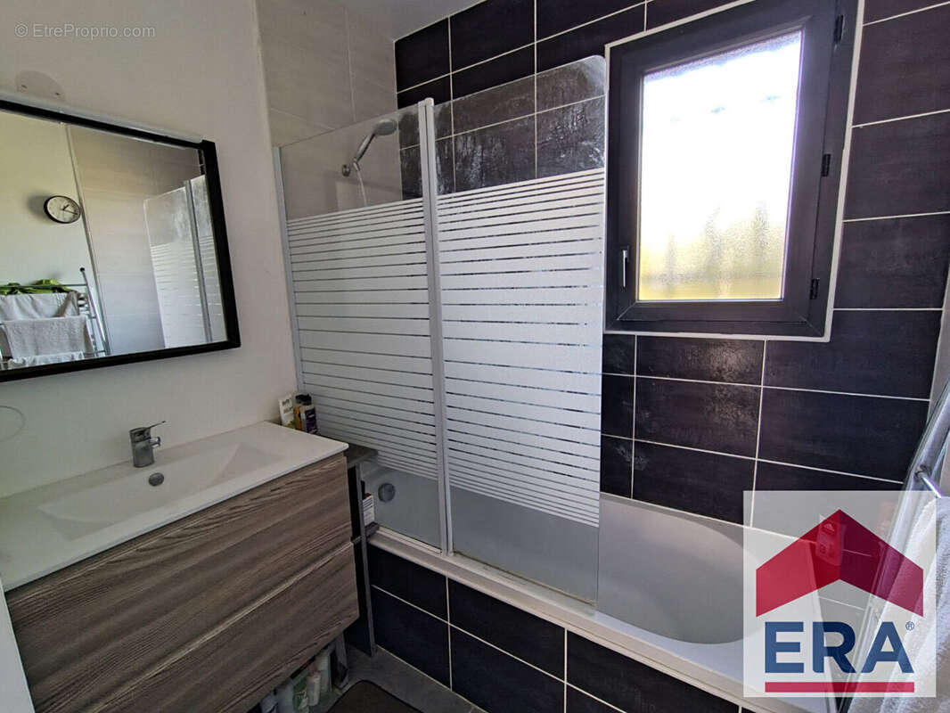 Maison à LA GARDE-ADHEMAR