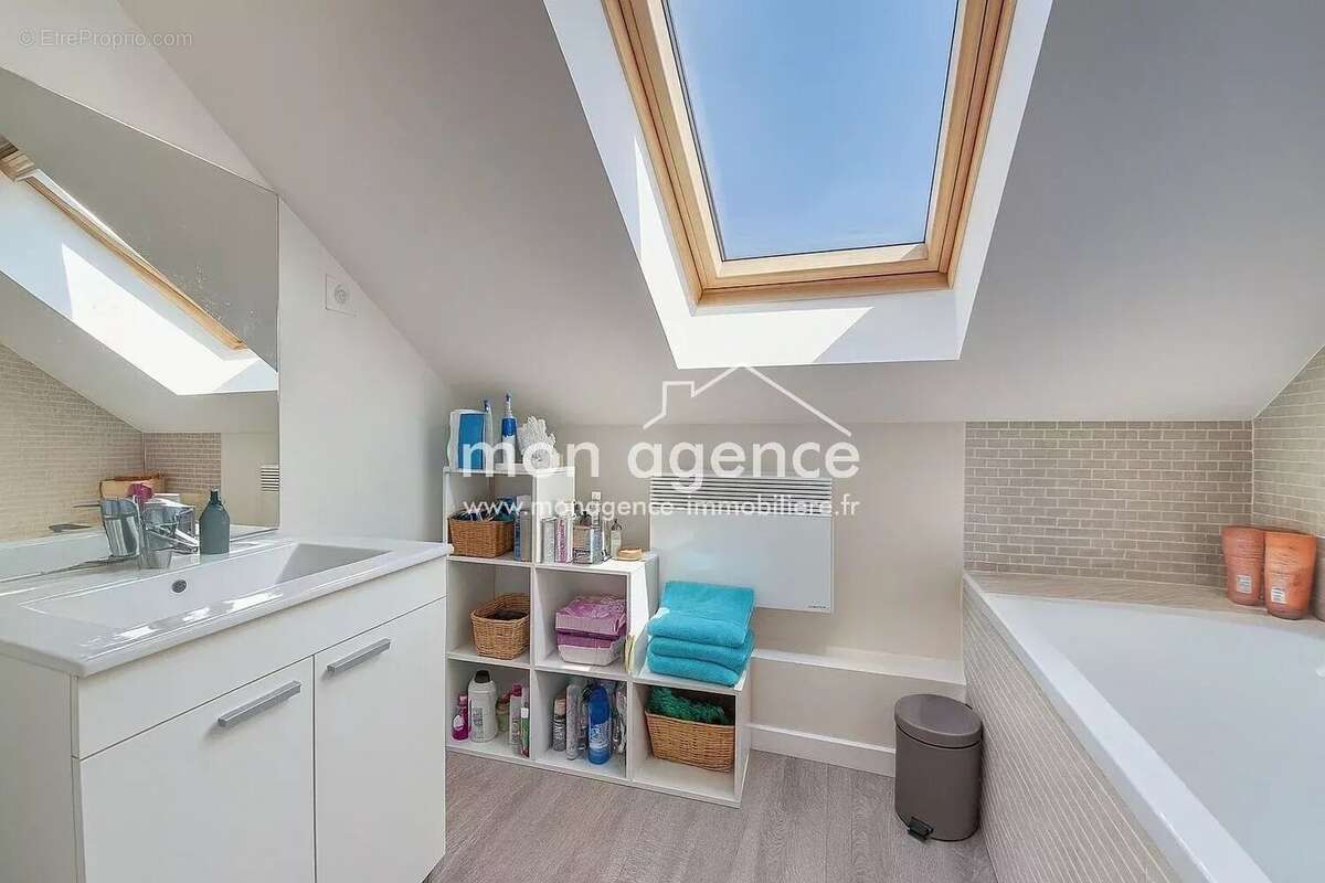 Maison à CROISY-SUR-ANDELLE