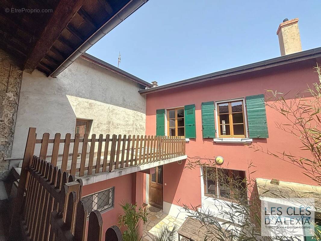 Maison à SAINTE-FOY-LES-LYON