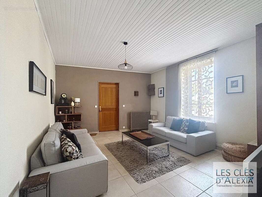 Maison à SAINTE-FOY-LES-LYON