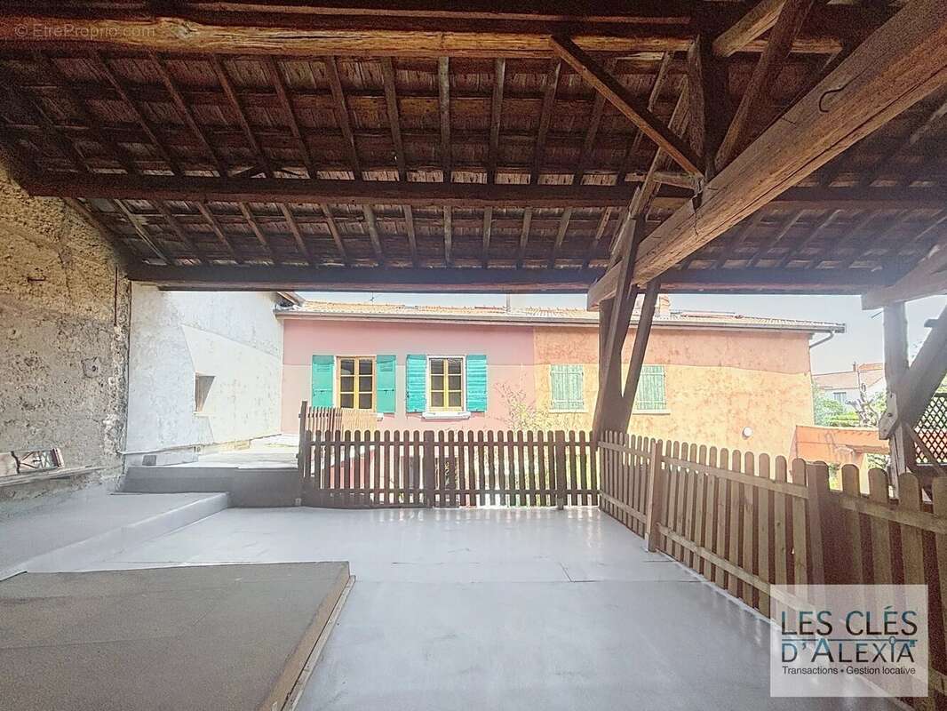 Maison à SAINTE-FOY-LES-LYON