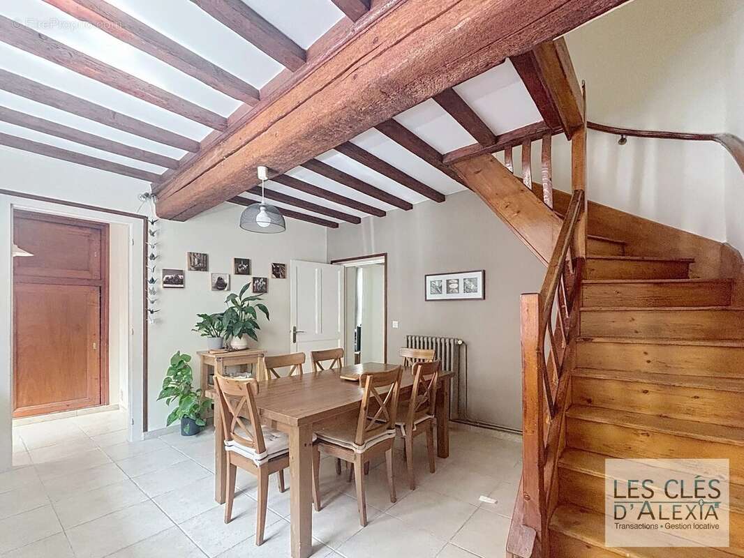 Maison à SAINTE-FOY-LES-LYON