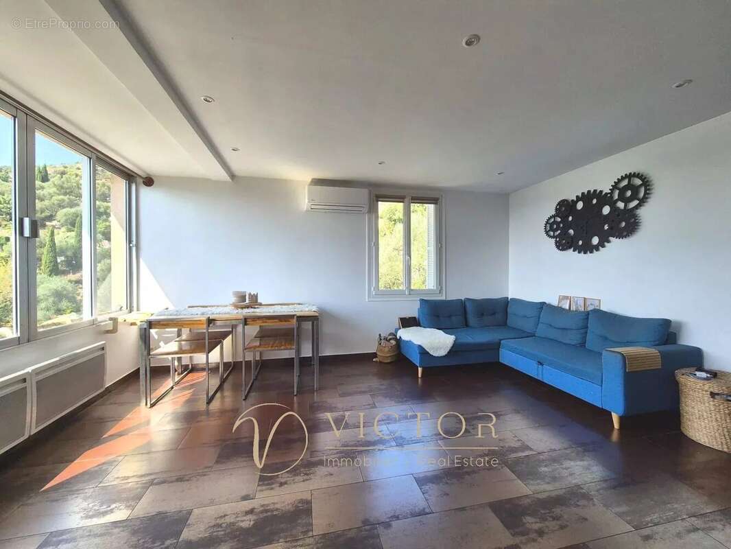 Appartement à FALICON