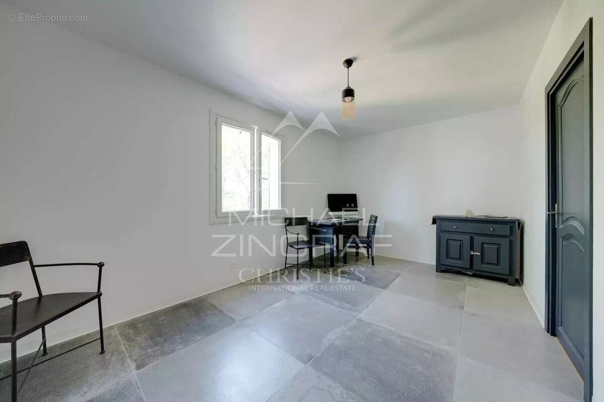 Maison à ENSUES-LA-REDONNE