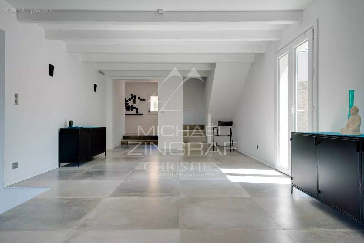 Maison à ENSUES-LA-REDONNE