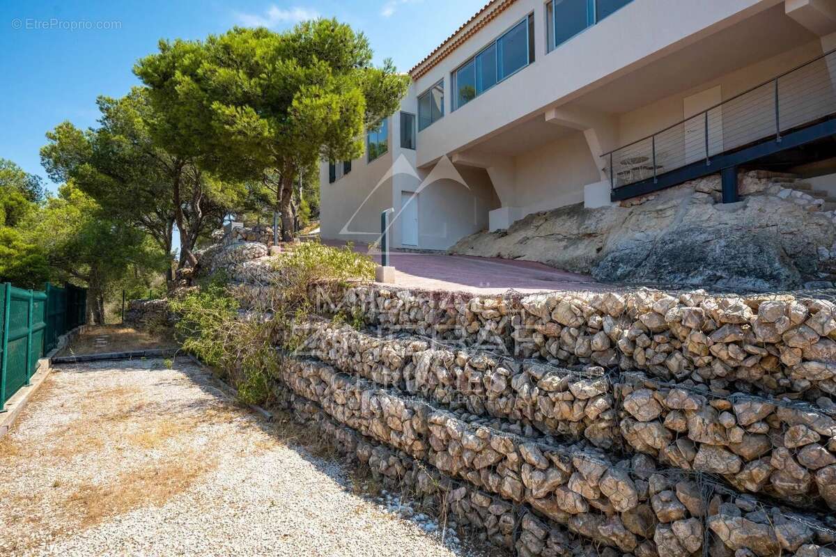 Maison à ENSUES-LA-REDONNE