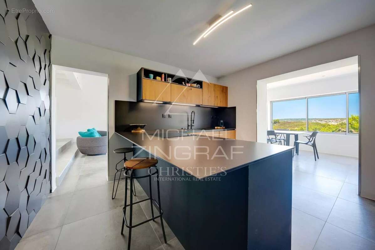 Maison à ENSUES-LA-REDONNE