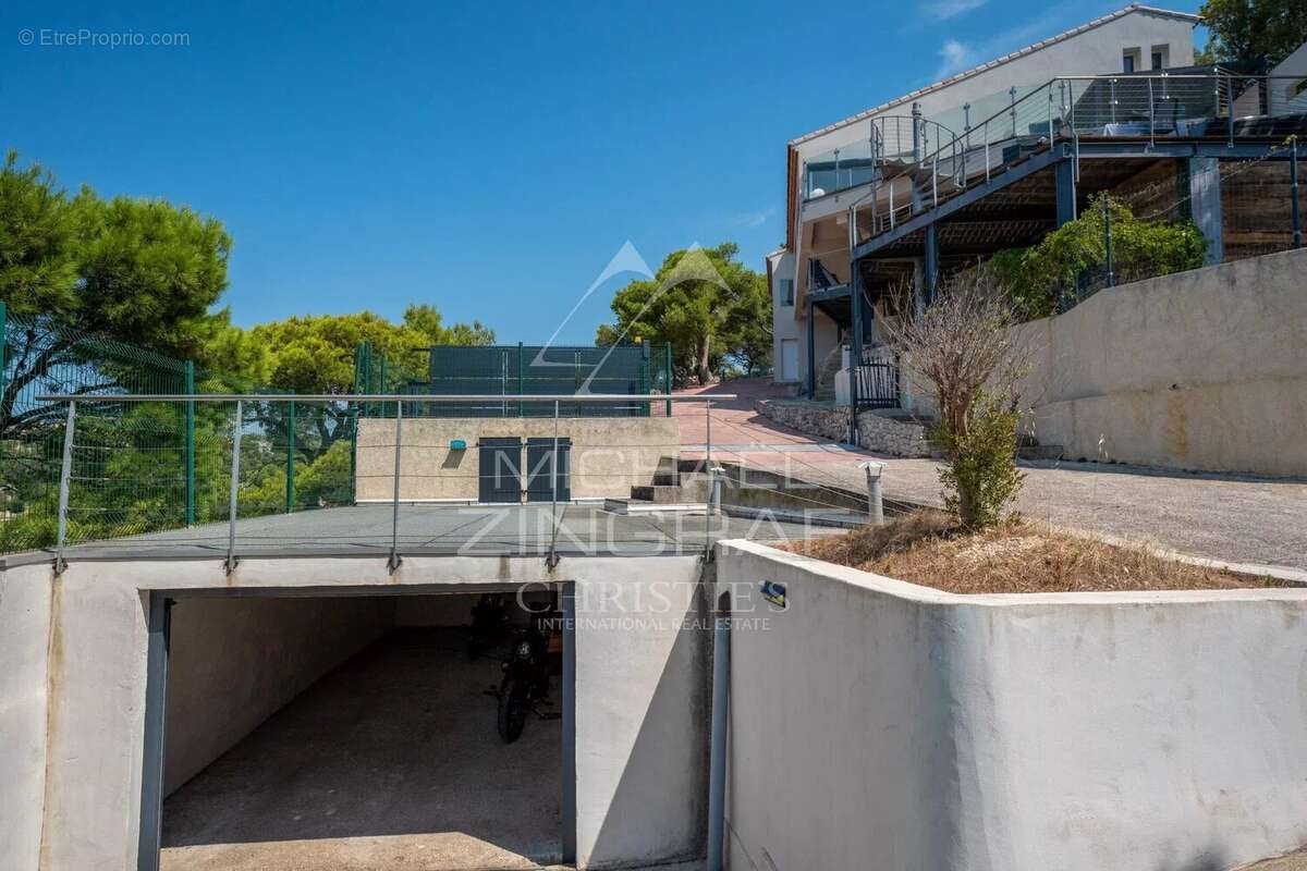 Maison à ENSUES-LA-REDONNE