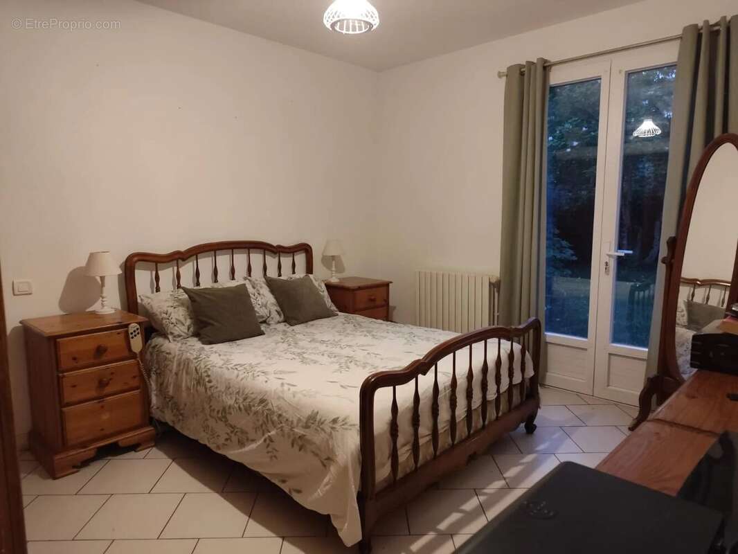 Maison à SAINT-MEDARD-LA-ROCHETTE