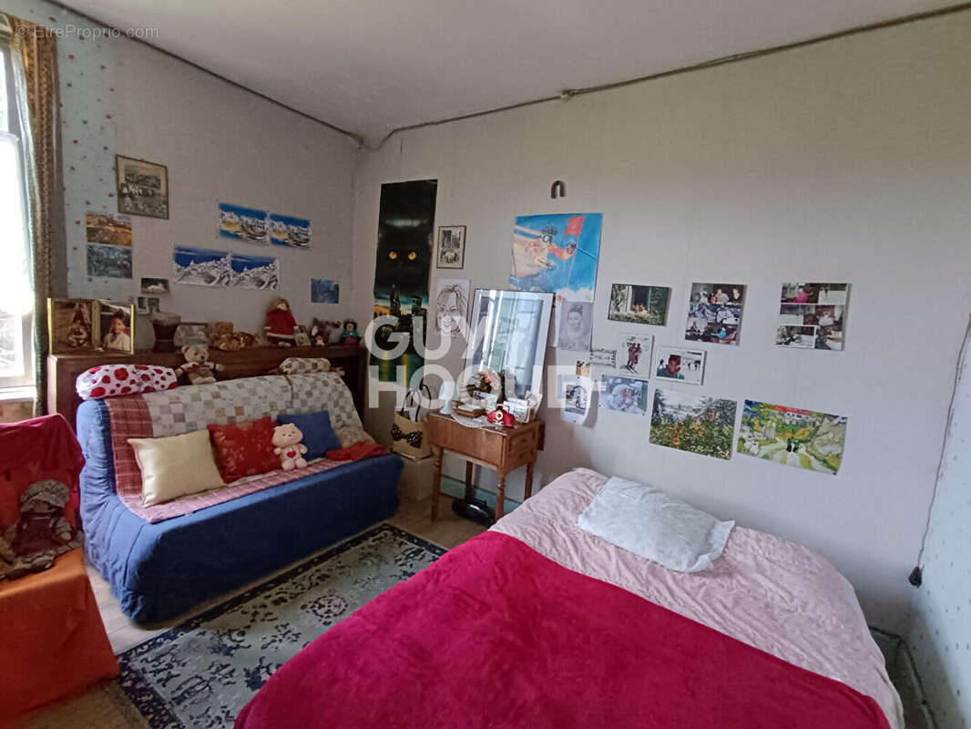 Maison à SAINTE-AGATHE-LA-BOUTERESSE