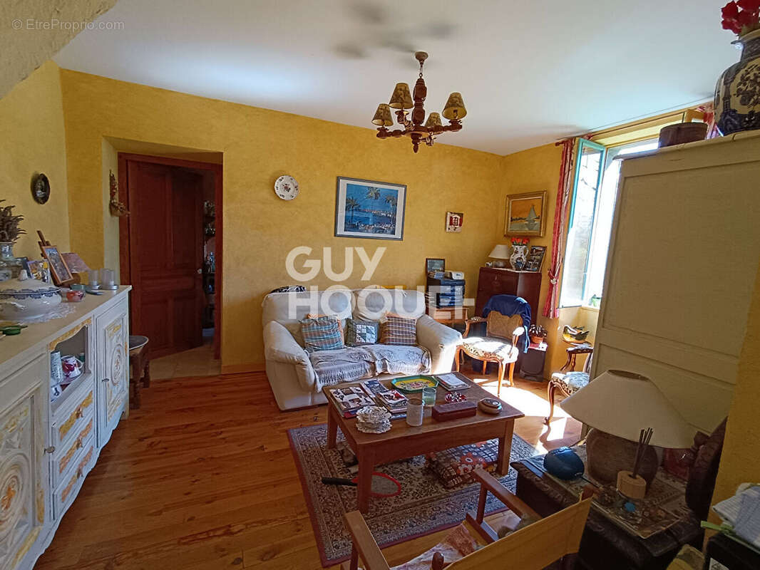 Maison à SAINTE-AGATHE-LA-BOUTERESSE