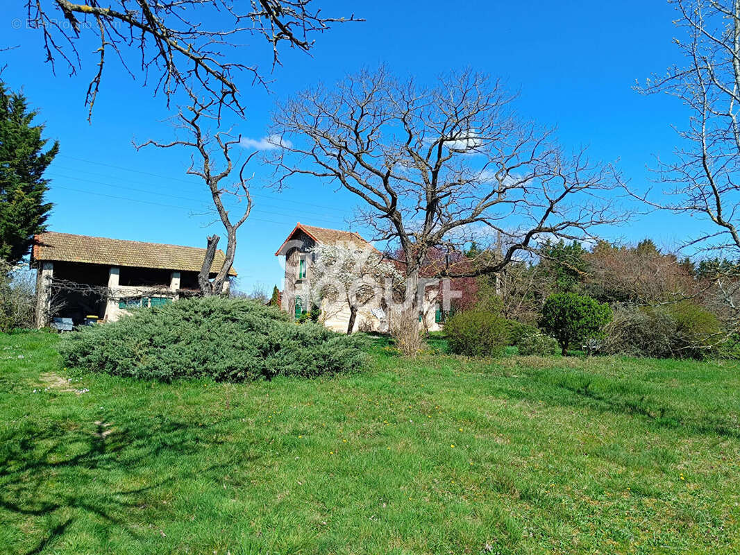 Maison à SAINTE-AGATHE-LA-BOUTERESSE