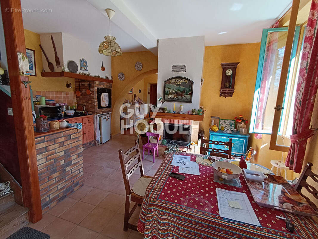 Maison à SAINTE-AGATHE-LA-BOUTERESSE