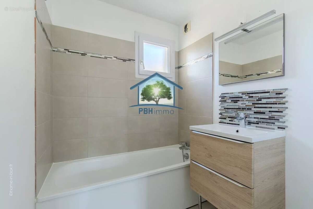 Appartement à SAVIGNY-LE-TEMPLE