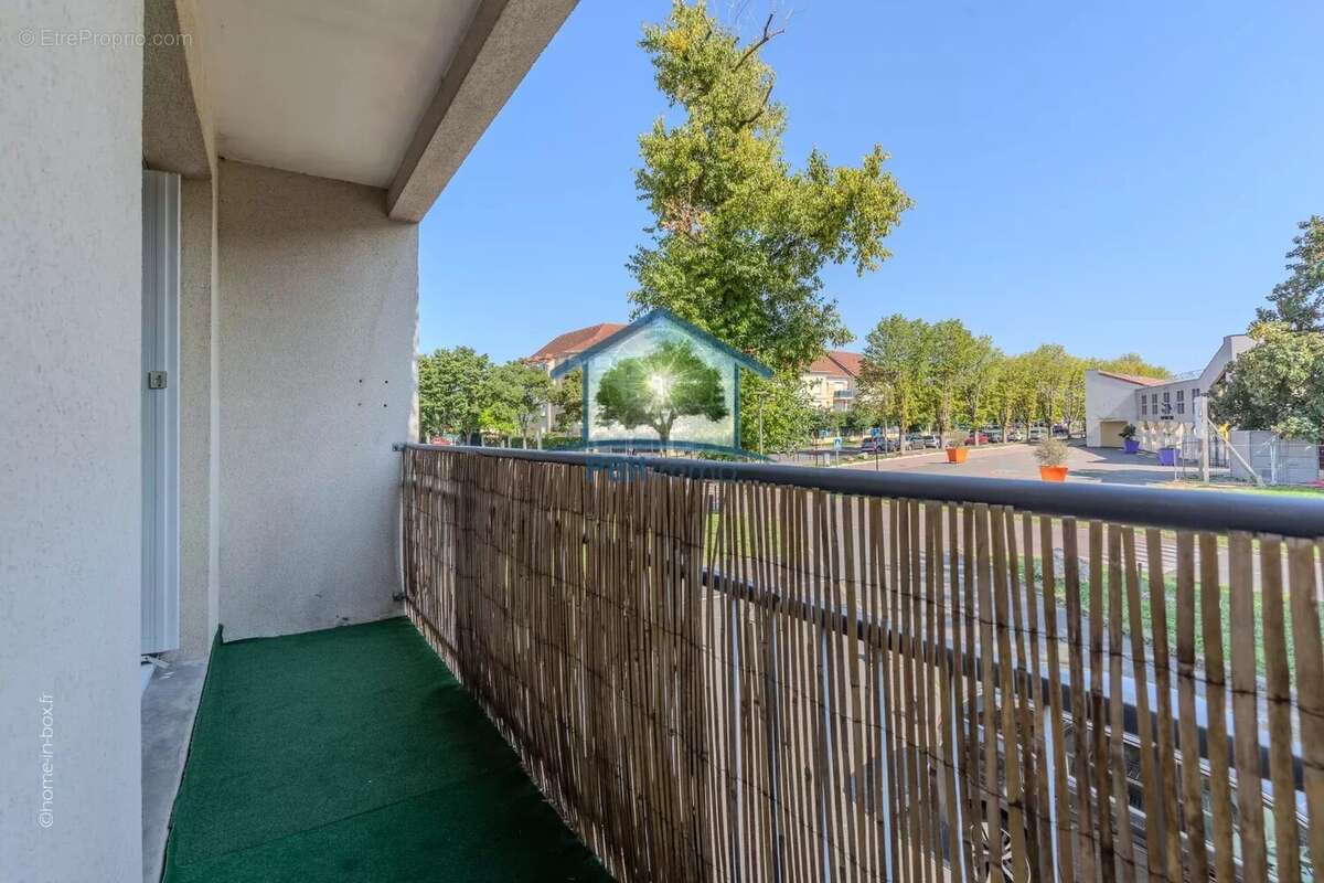 Appartement à SAVIGNY-LE-TEMPLE