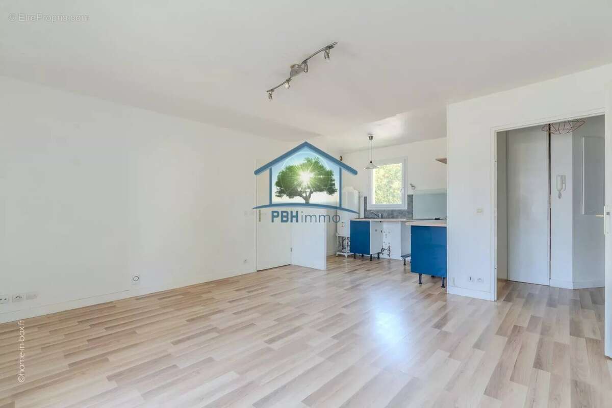 Appartement à SAVIGNY-LE-TEMPLE