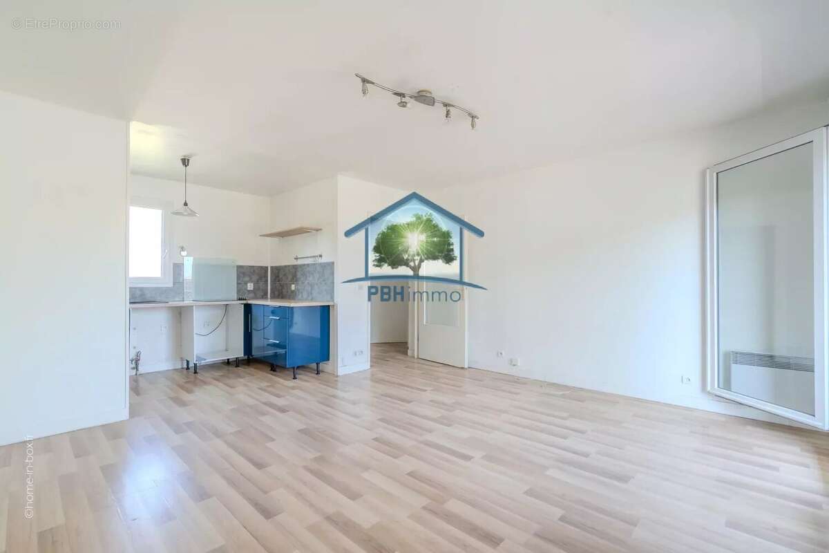 Appartement à SAVIGNY-LE-TEMPLE