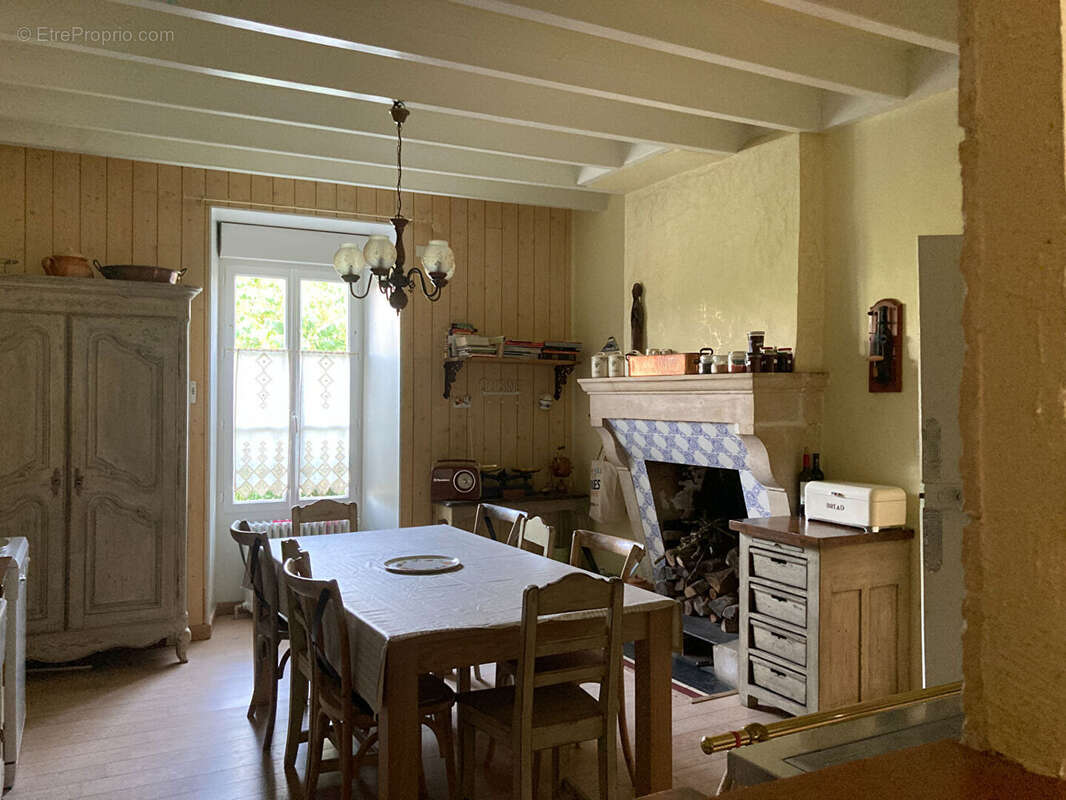 Maison à BREUIL-BARRET