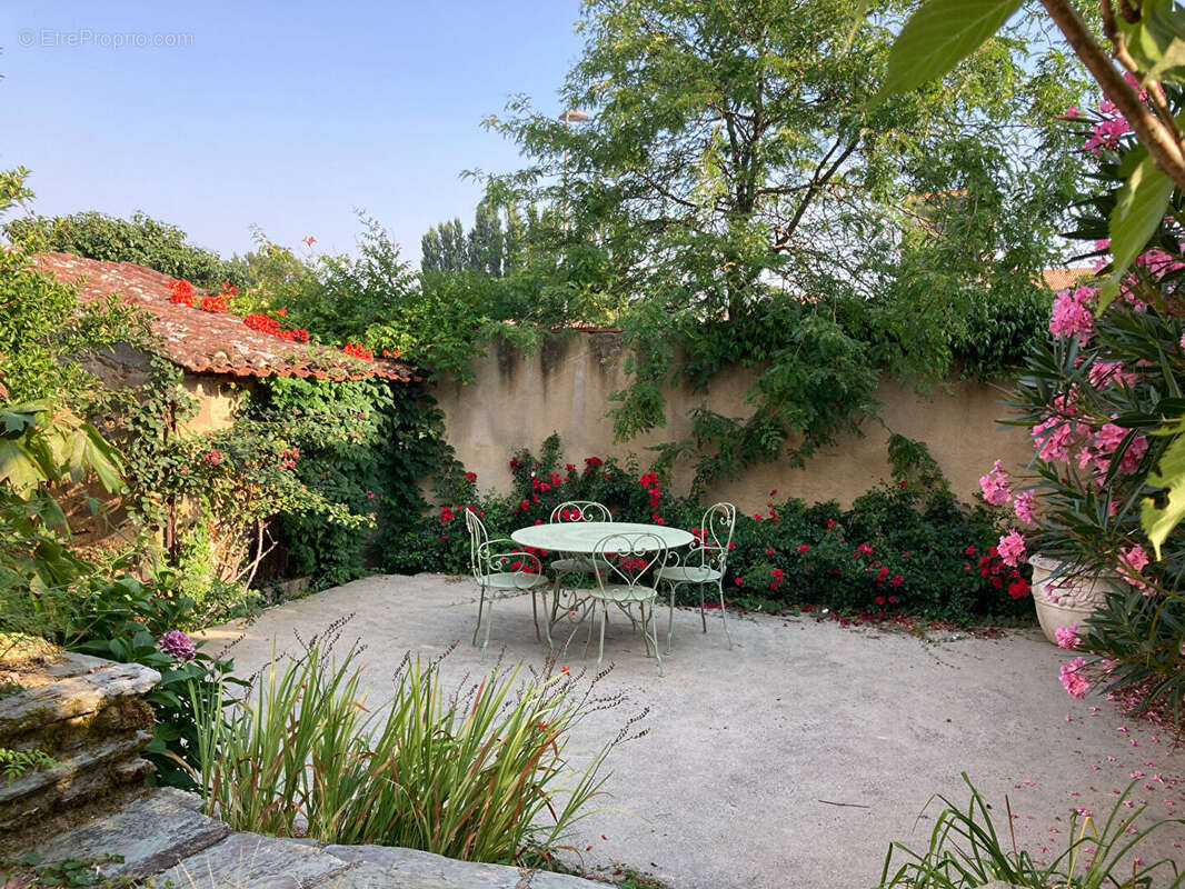 Maison à BREUIL-BARRET