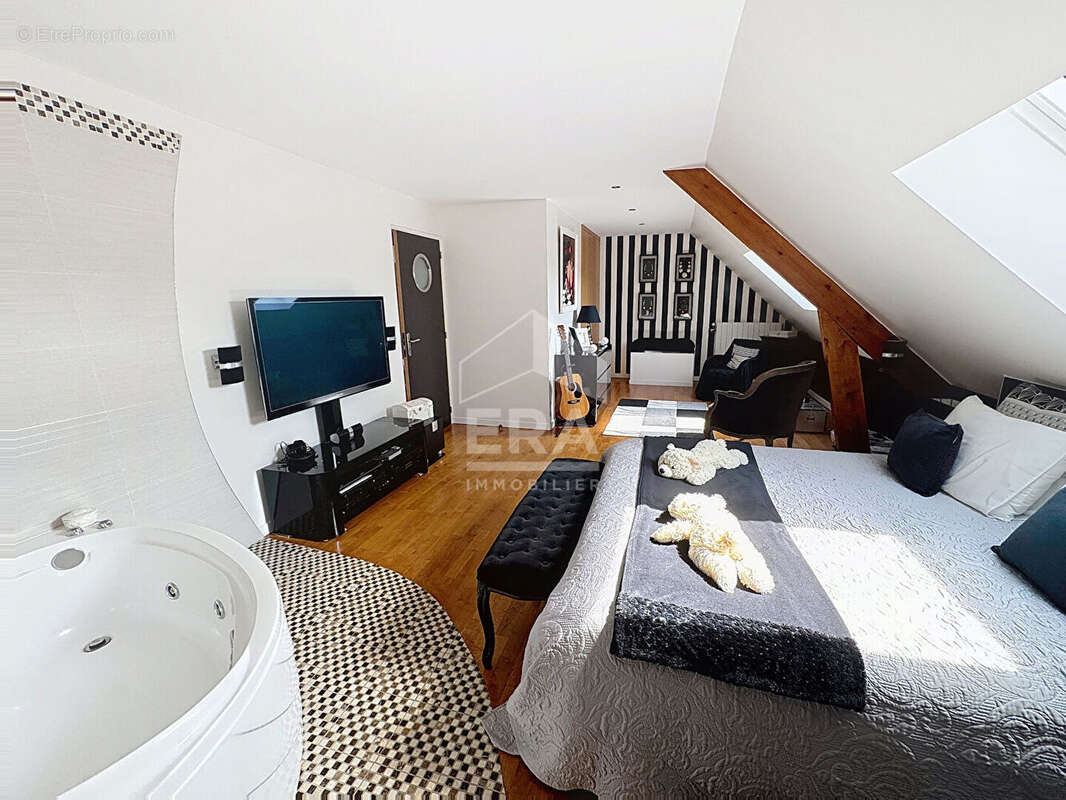 Maison à CHAUMONTEL