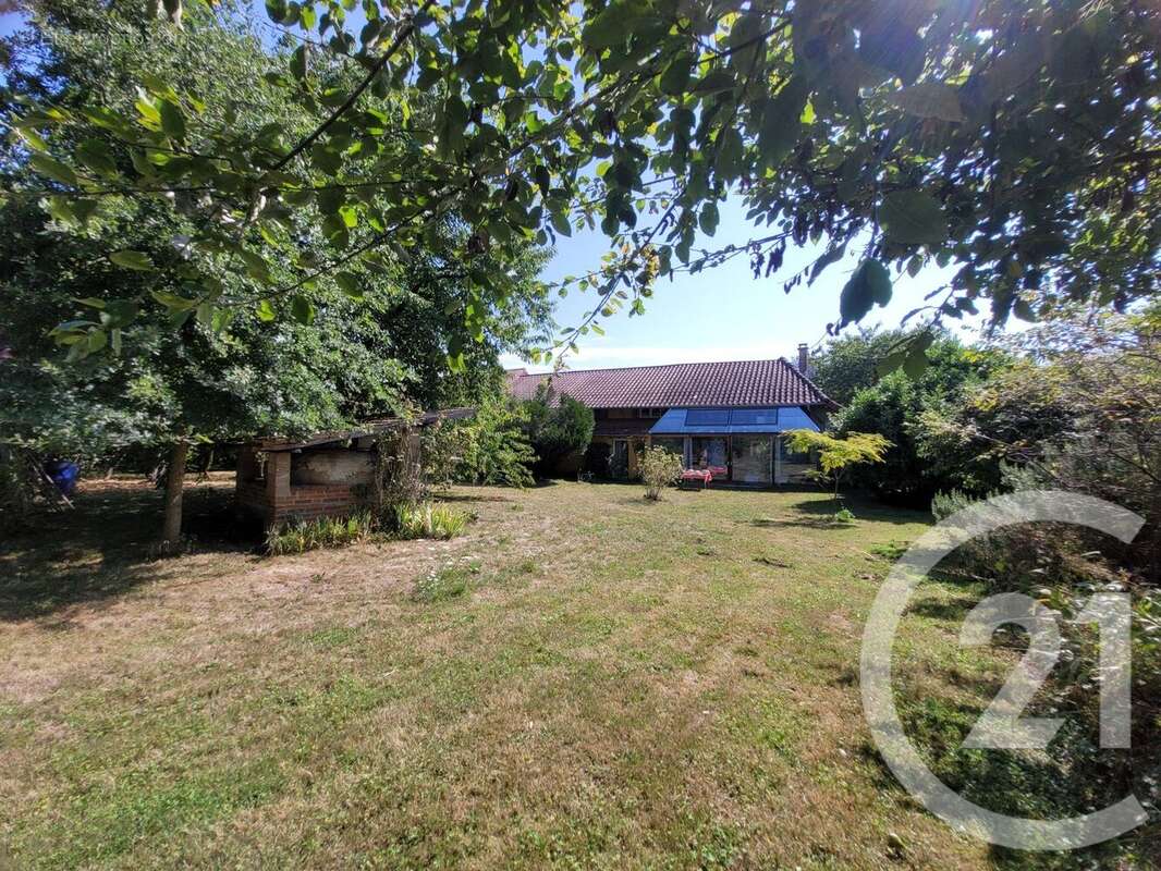 Maison à MONTPONT-EN-BRESSE