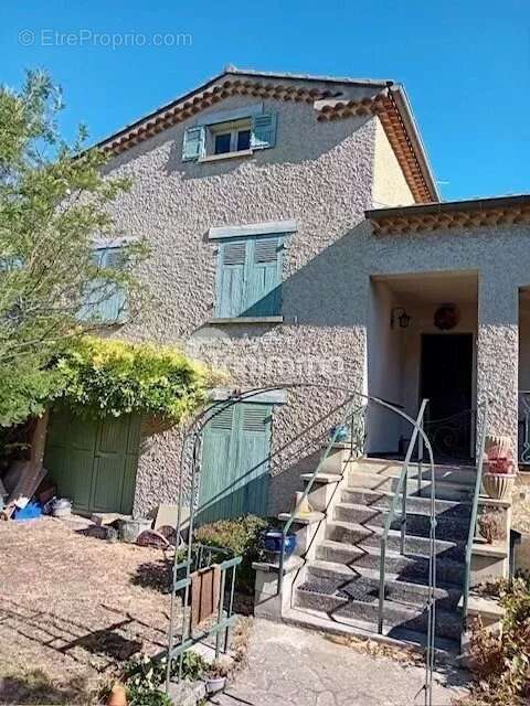 Maison à MORIERES-LES-AVIGNON