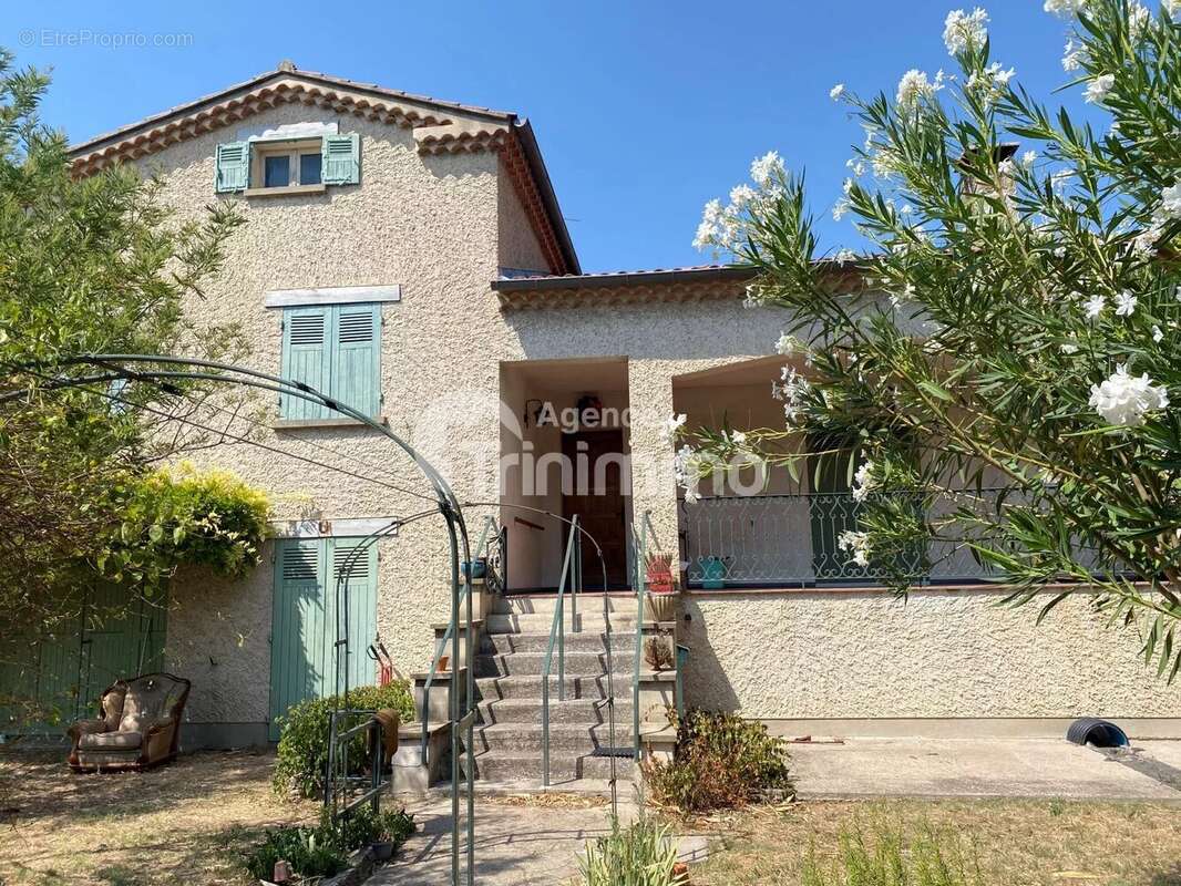 Maison à MORIERES-LES-AVIGNON