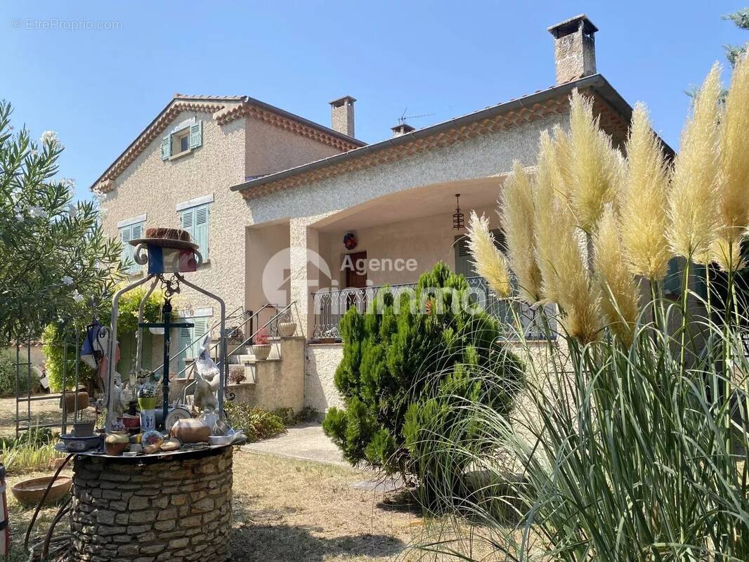 Maison à MORIERES-LES-AVIGNON