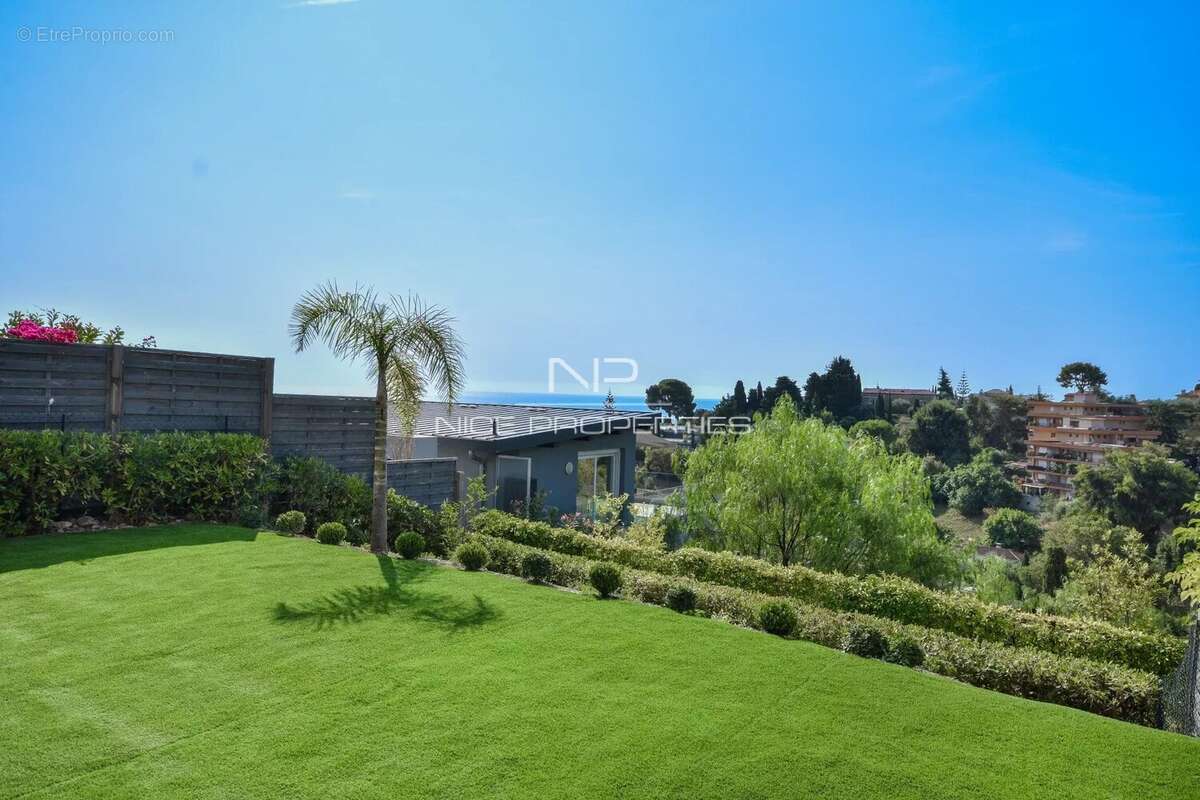 Appartement à ROQUEBRUNE-CAP-MARTIN