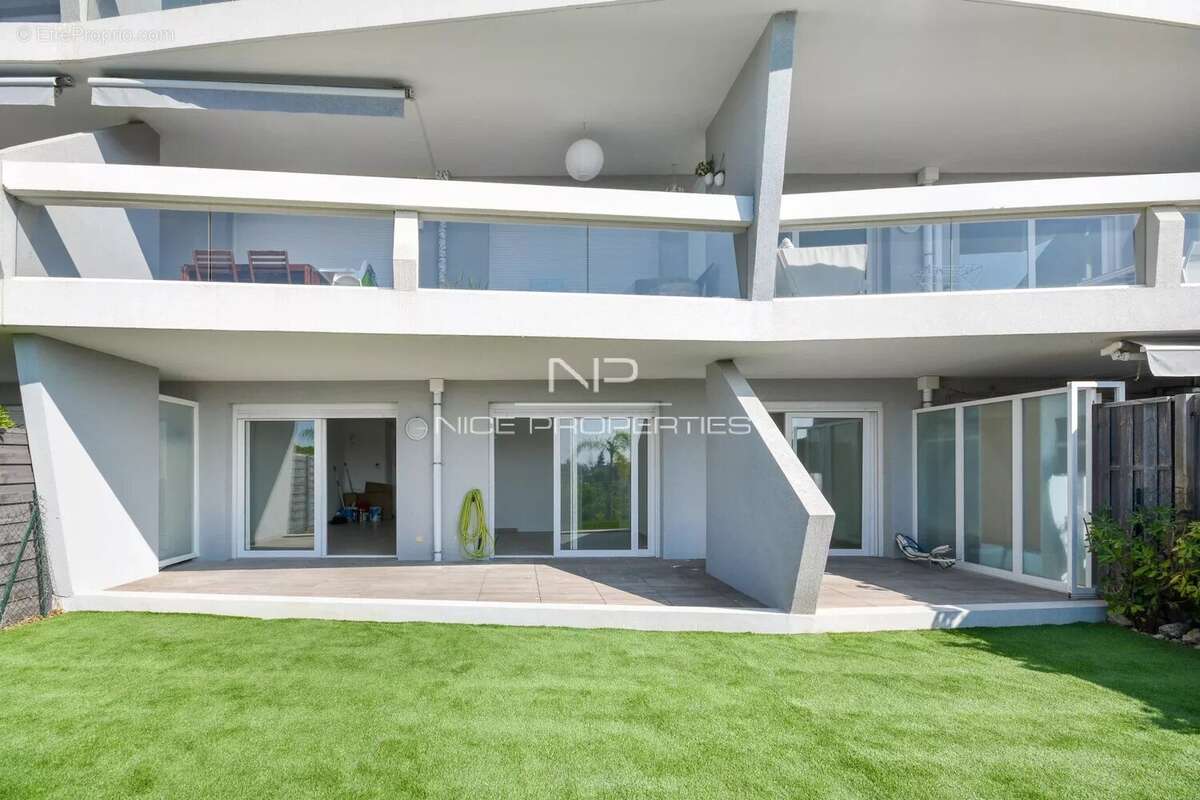 Appartement à ROQUEBRUNE-CAP-MARTIN