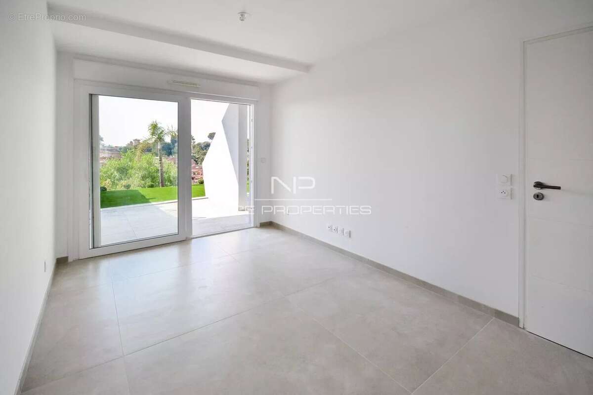 Appartement à ROQUEBRUNE-CAP-MARTIN