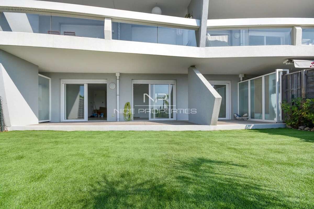 Appartement à ROQUEBRUNE-CAP-MARTIN