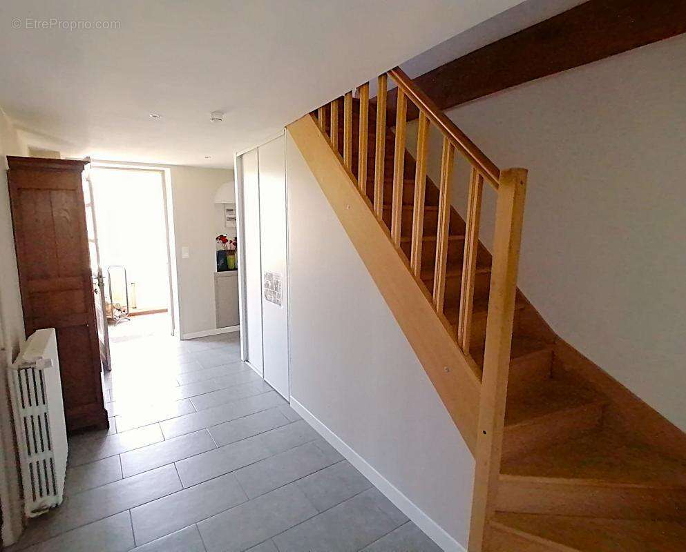 Maison à VOUNEUIL-SOUS-BIARD