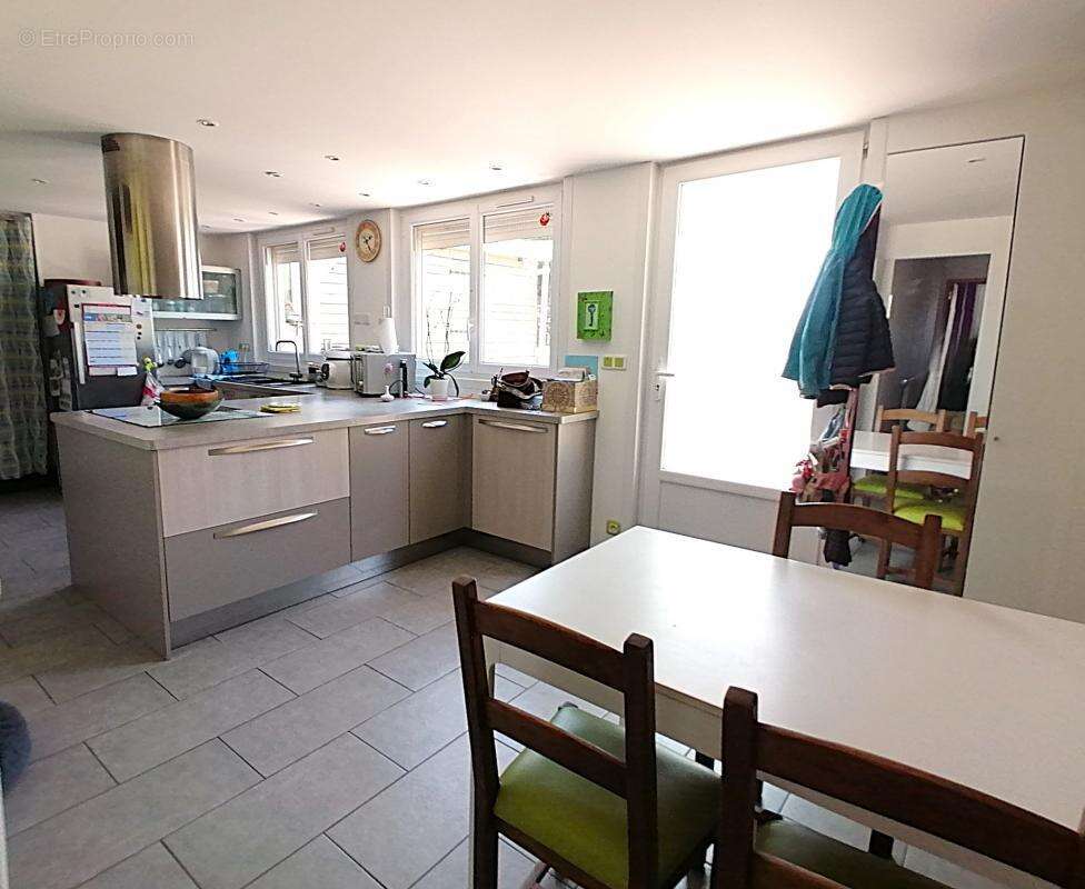 Maison à VOUNEUIL-SOUS-BIARD