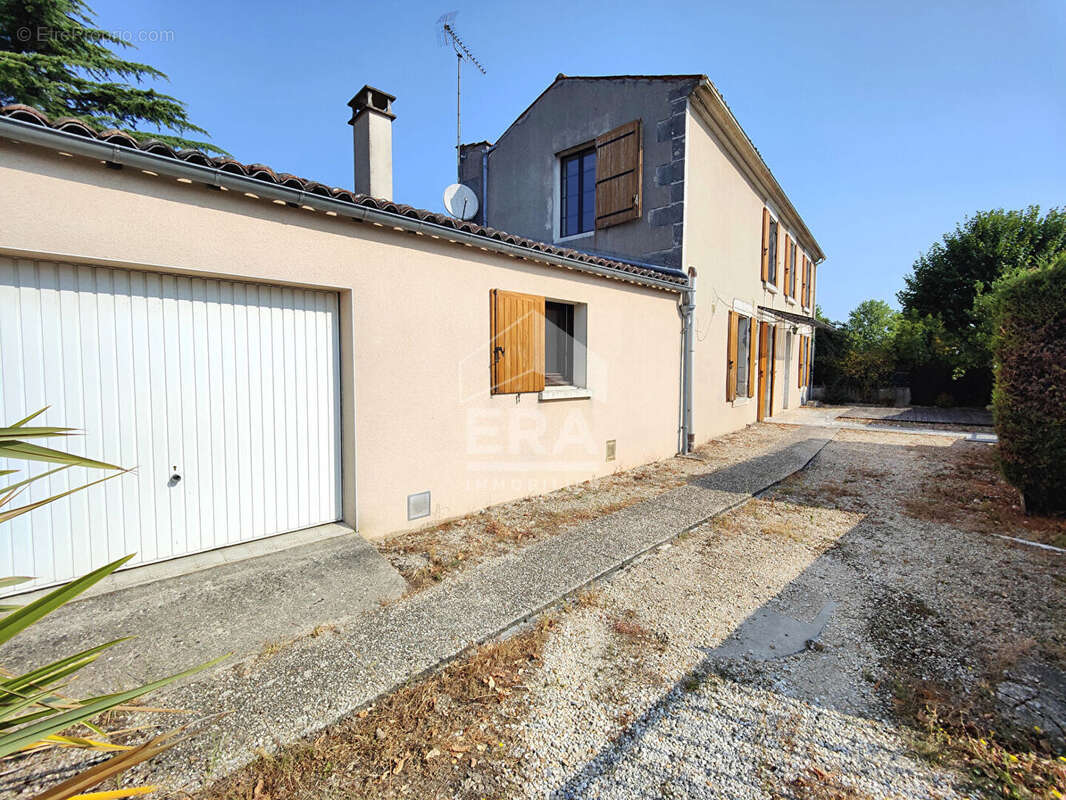 Maison à CHATEAUBERNARD