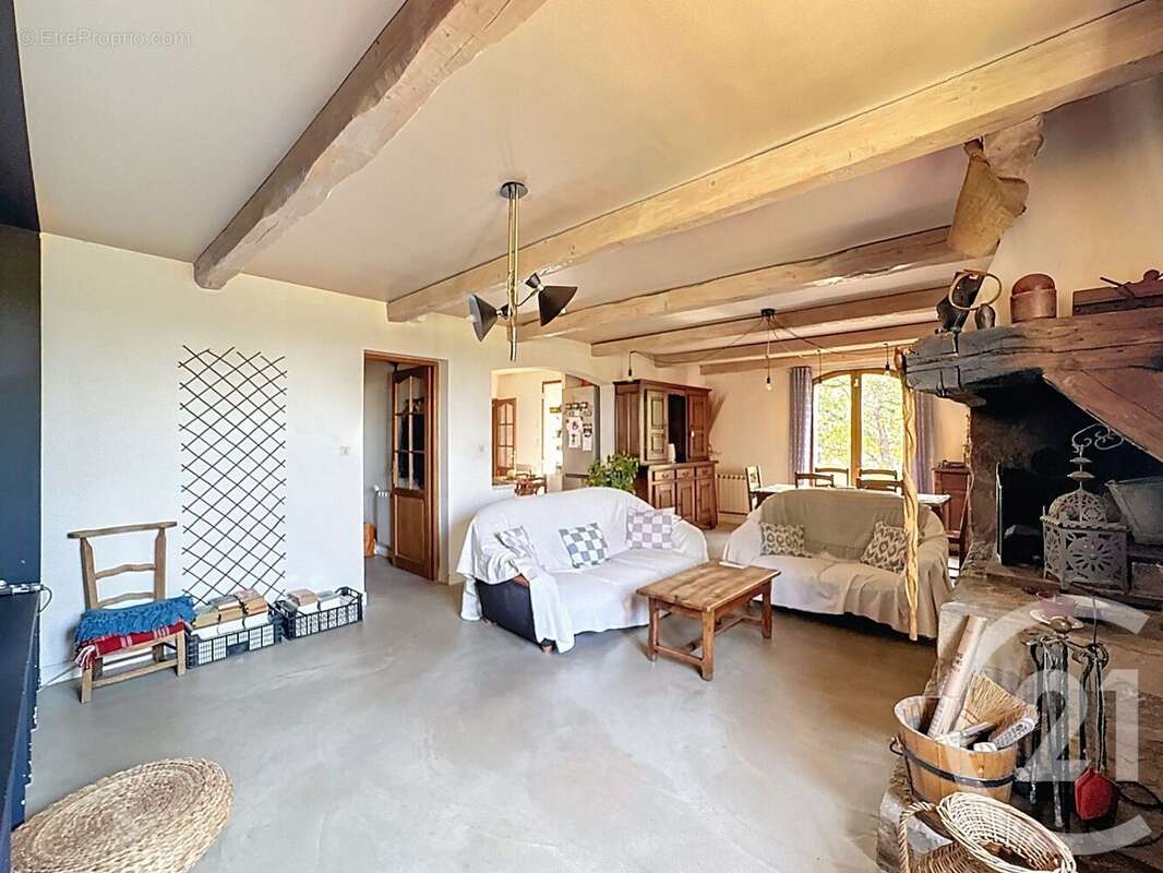 Maison à PUYLOUBIER